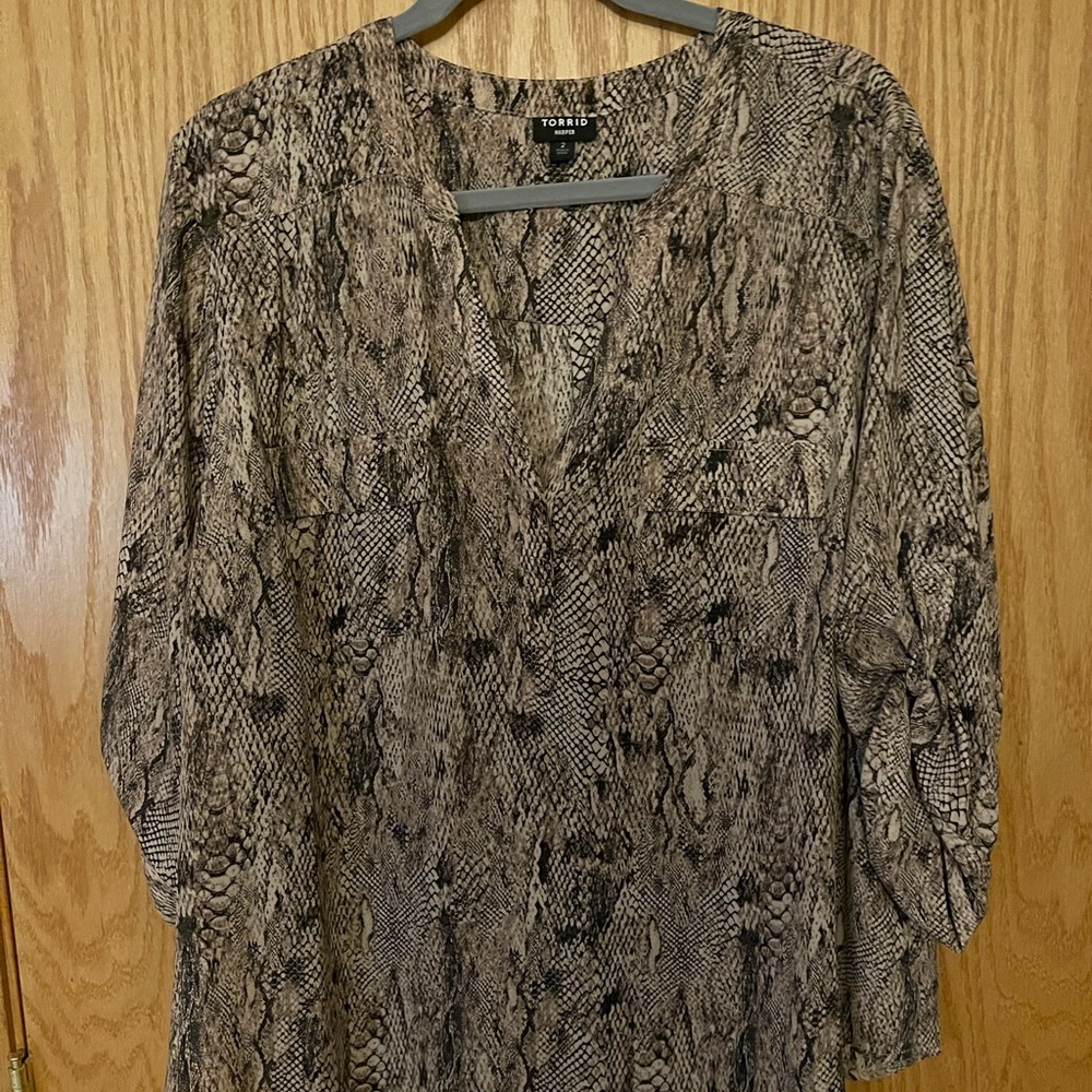 Torrid Python Print Blouse Sz 2